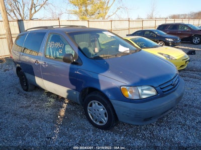 Toyota Sienna 2002