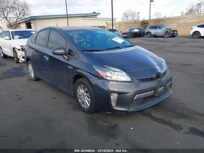 Toyota Prius plug-in 2014