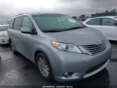 Toyota Sienna 2016