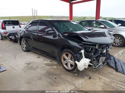 TOYOTA CAMRY 2013