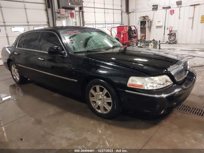 Lincoln Town car 2011