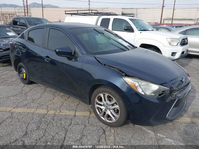 Scion Ia 2016