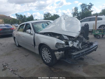 LINCOLN TOWN CAR 2005