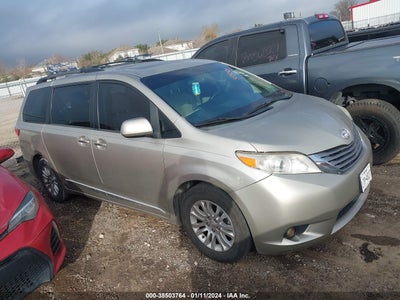 Toyota Sienna 2015