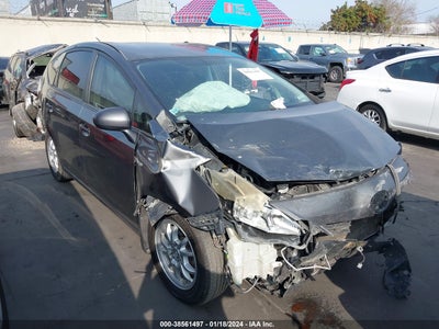 Toyota Prius v 2012