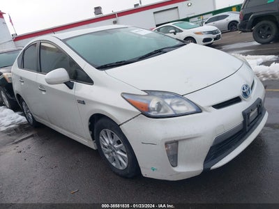 Toyota Prius plug-in 2014