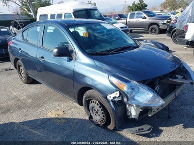 Nissan Versa 2015