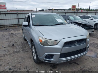 Mitsubishi Outlander sport 2011