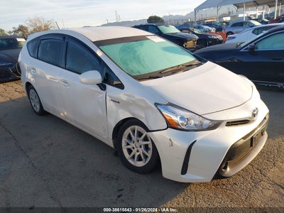 Toyota Prius v 2012