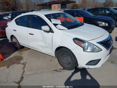Nissan Versa 2015