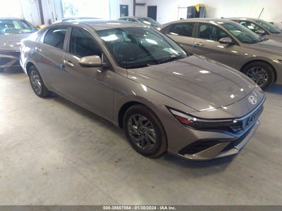 Hyundai Elantra 2024