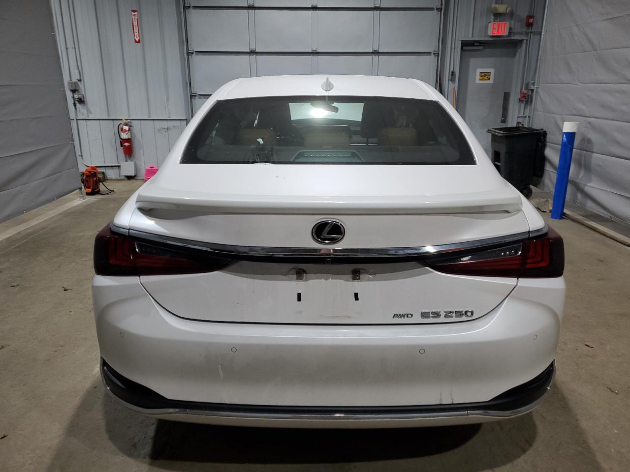 58AD11D18MU001844 LEXUS ES 250 BAS с аукциона США | Day Drive