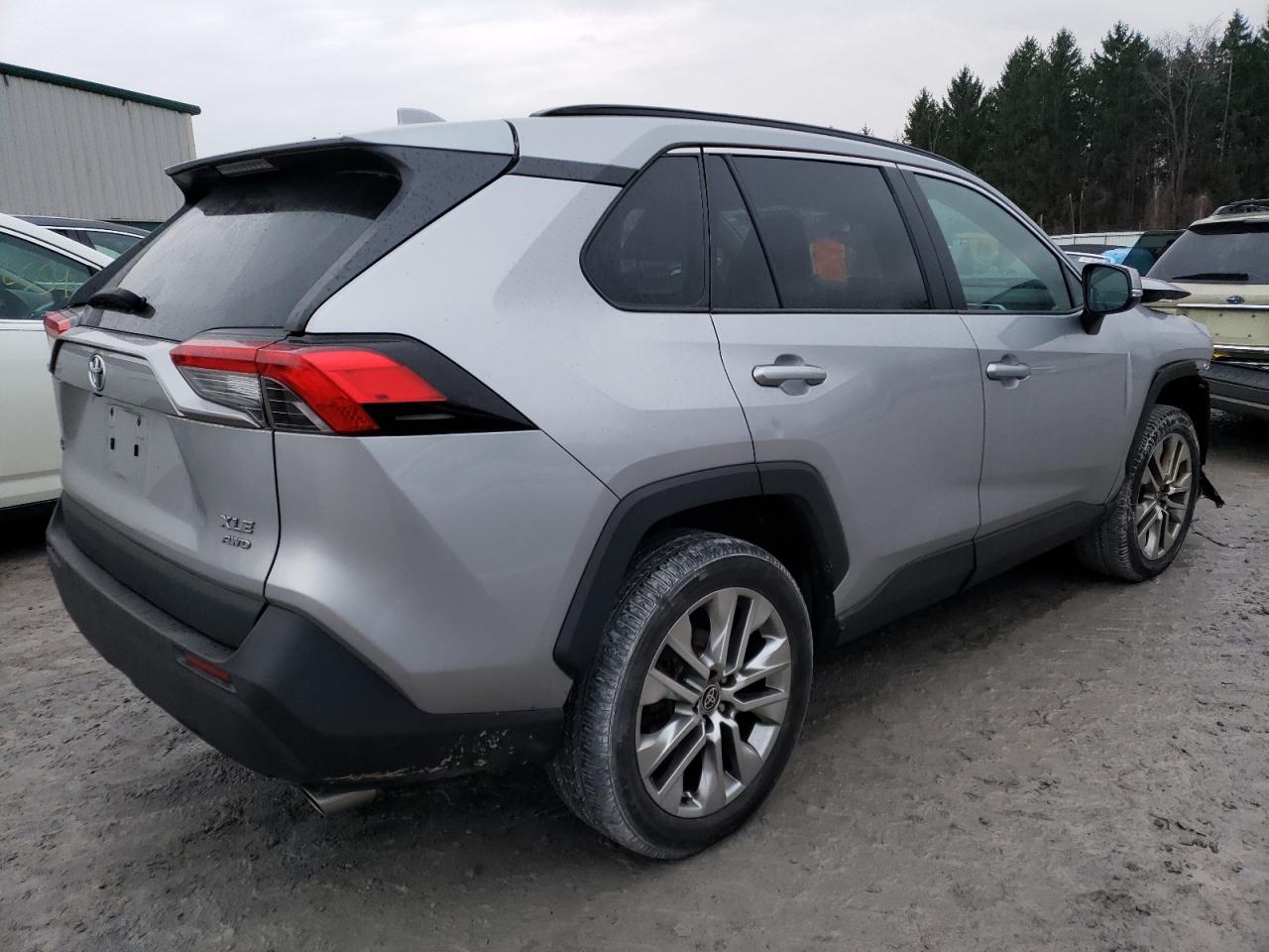 2T3A1RFV7MC186583 TOYOTA RAV4 XLE P с аукциона США | Day Drive