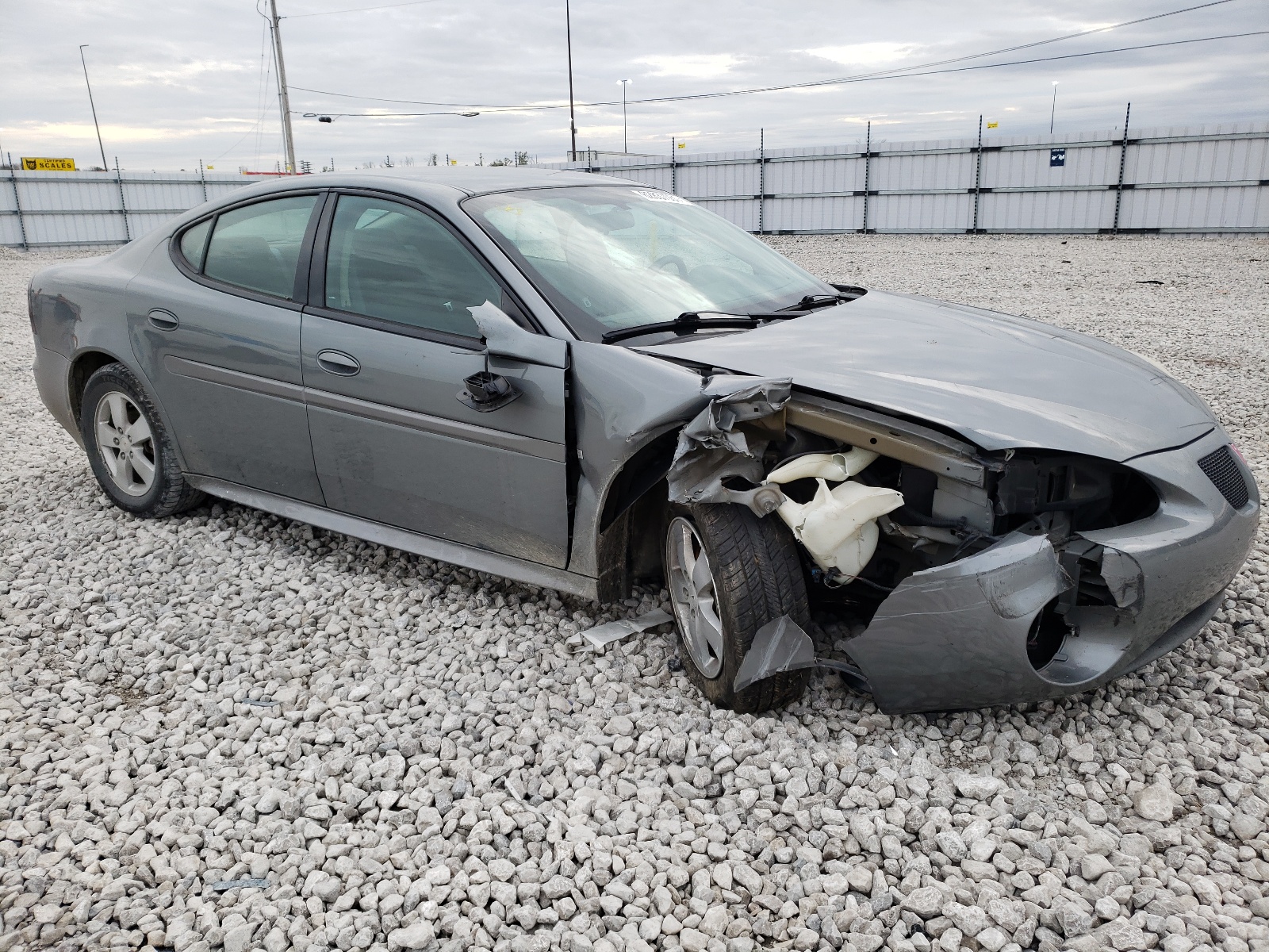PONTIAC GRAND PRIX 2008