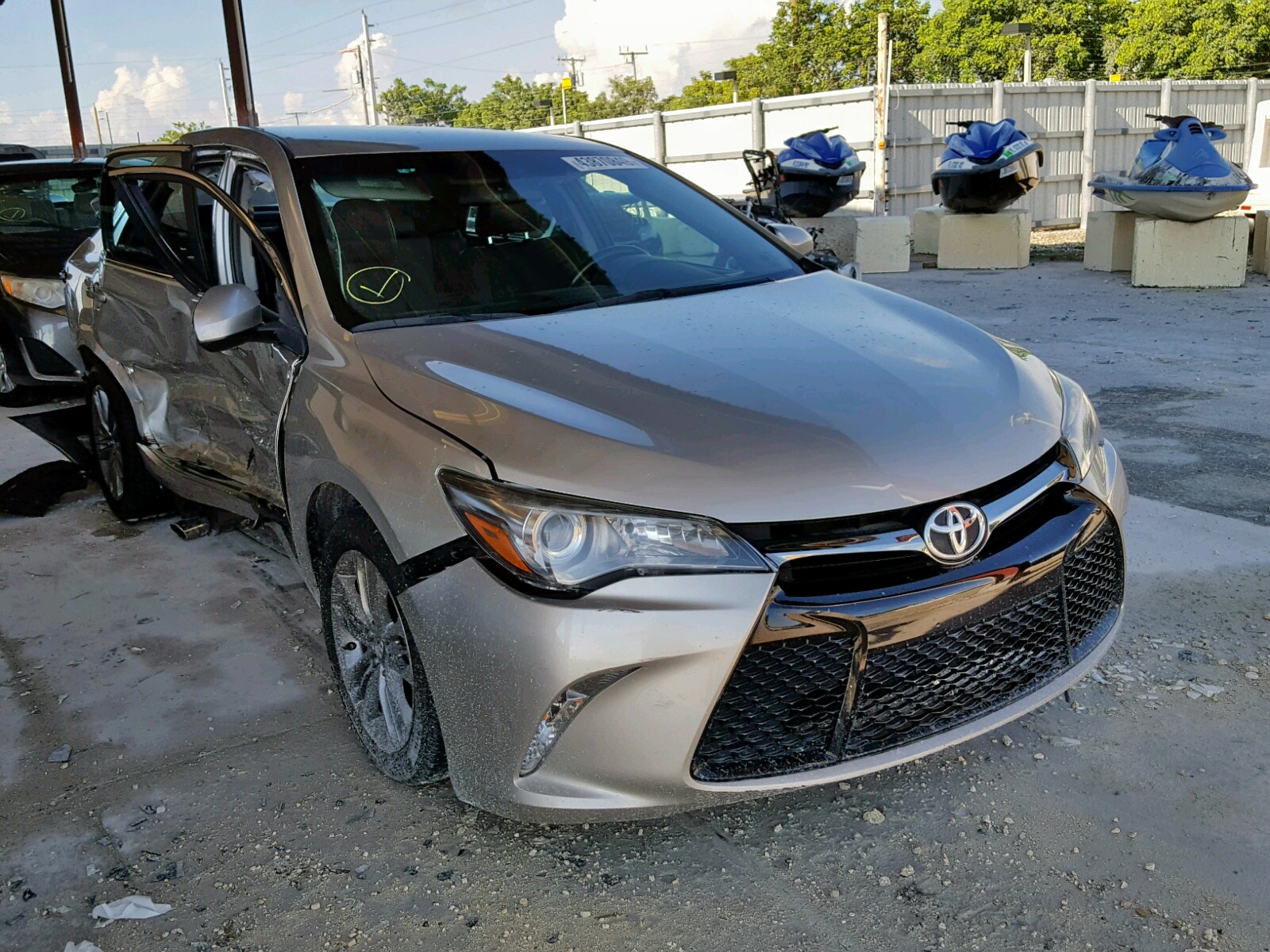 TOYOTA CAMRY LE 2016