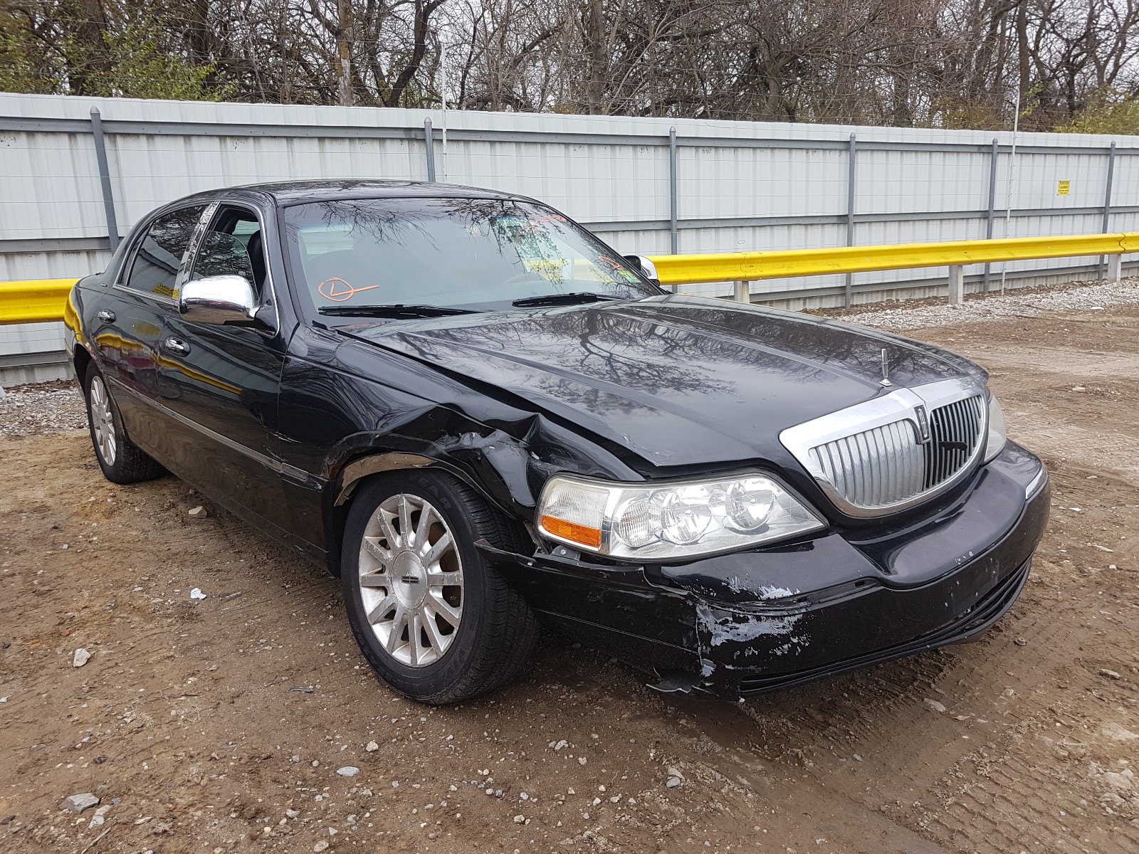 LINCOLN TOWN CAR 2004