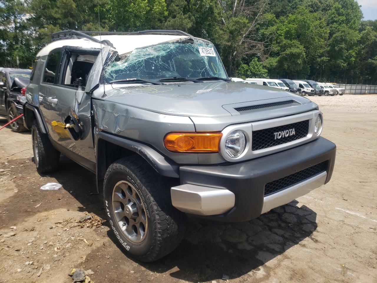 TOYOTA FJ CRUISER 2011