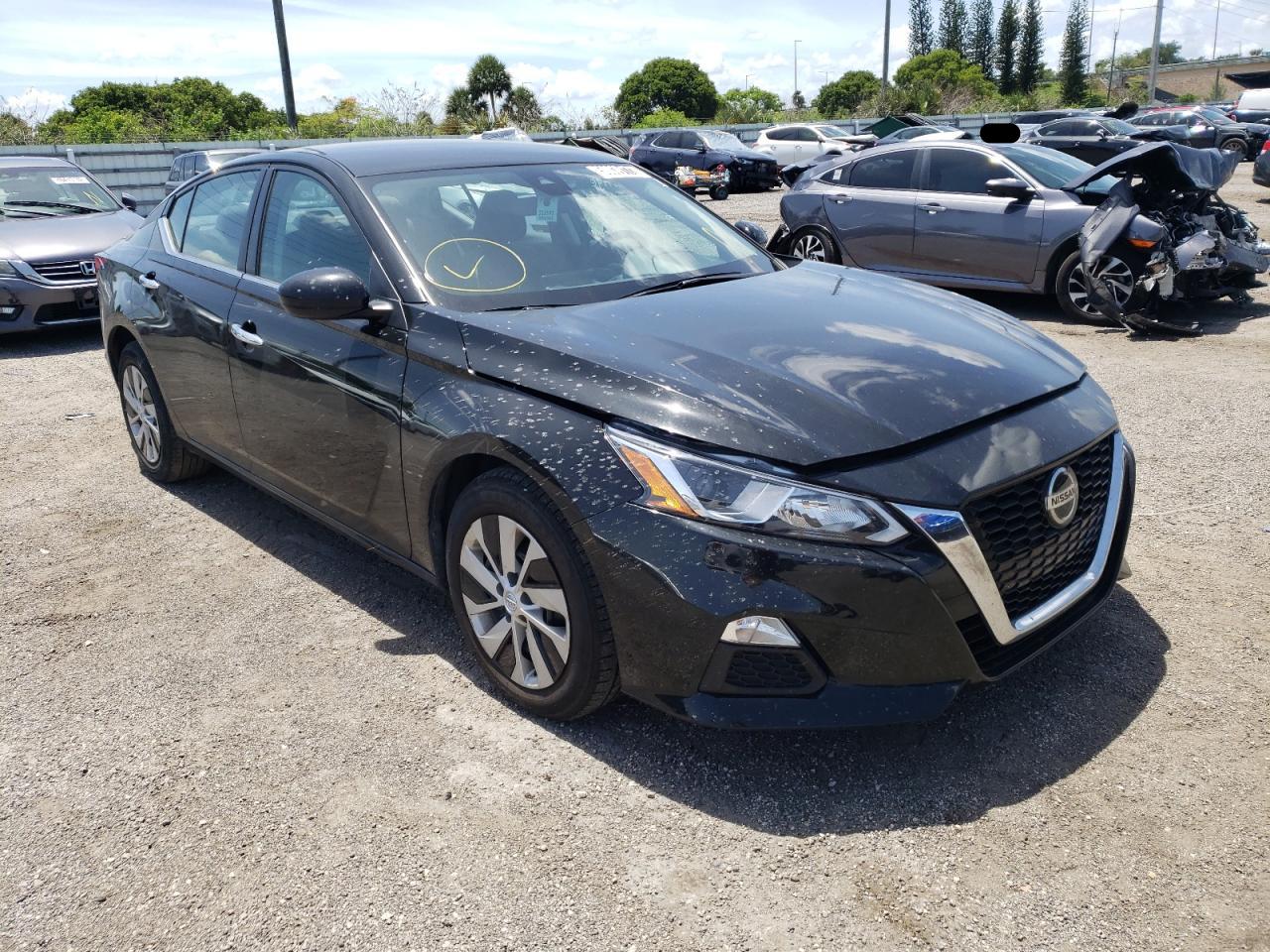 Nissan Altima 2021