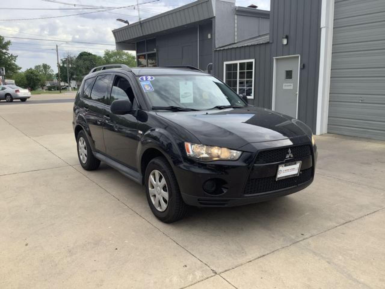 MITSUBISHI OUTLANDER 2012