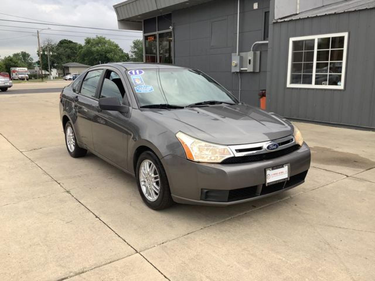 FORD FOCUS SE 2011
