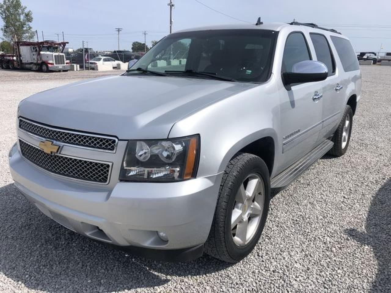 Chevrolet Suburban 2013