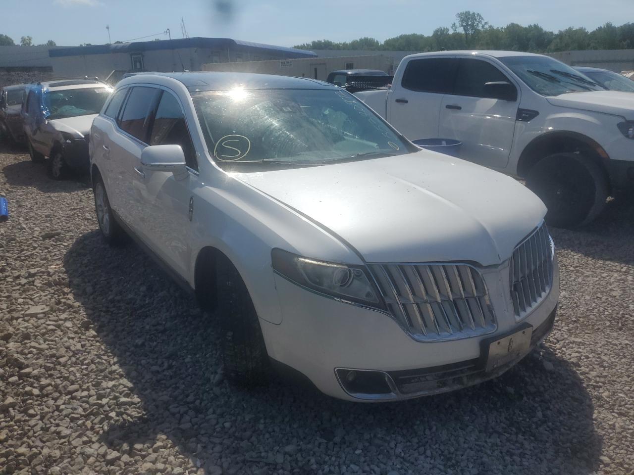 LINCOLN MKT 2010