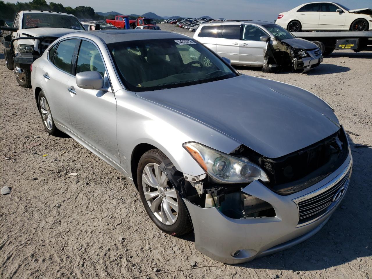 INFINITI M37 2011