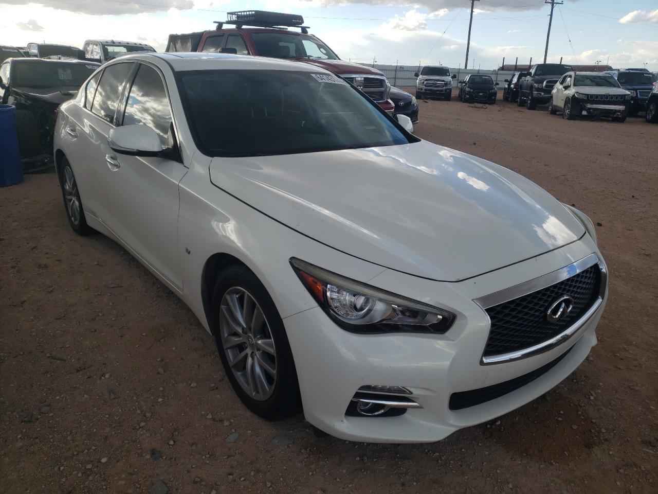 INFINITI Q50 2015
