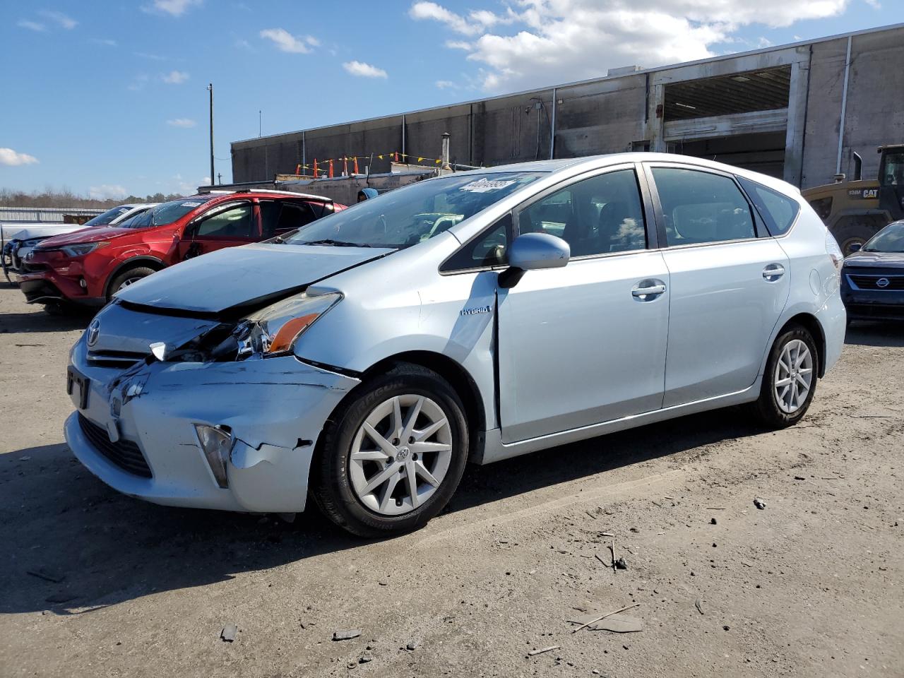 Toyota Prius v 2013
