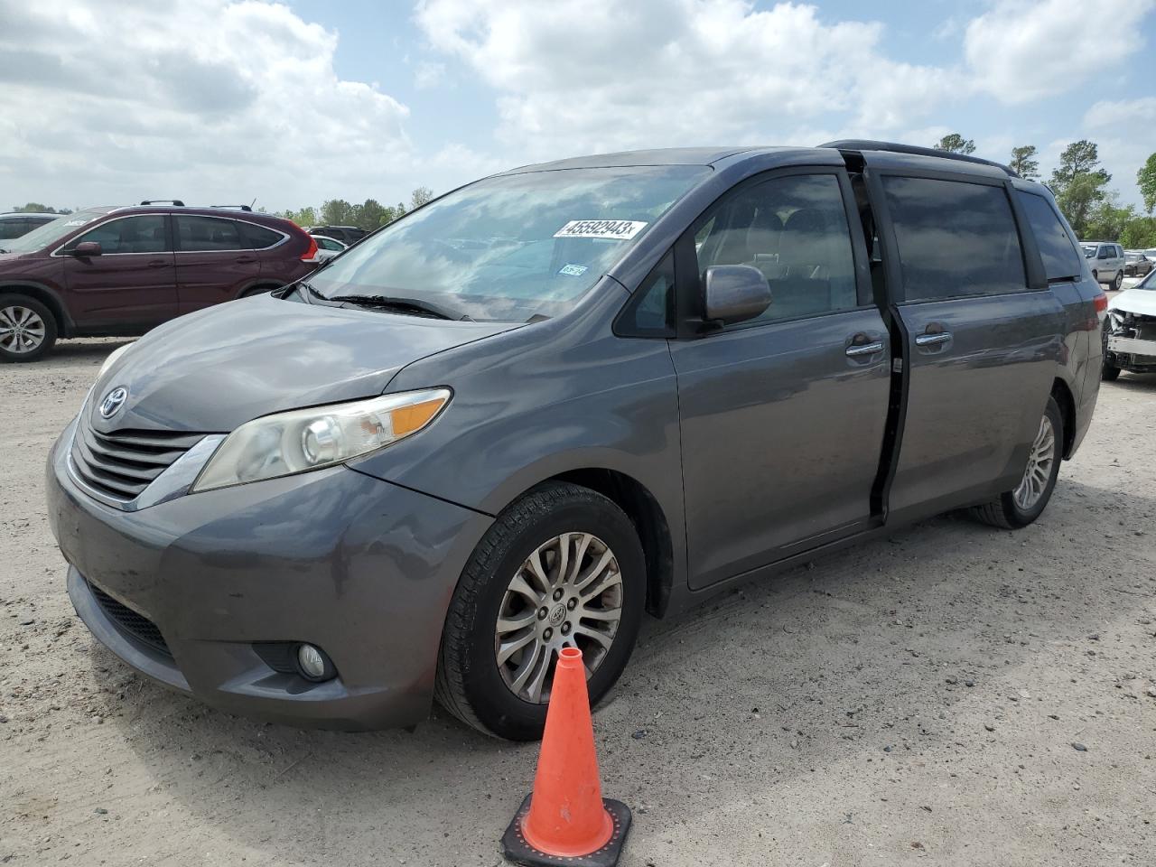 Toyota Sienna 2011