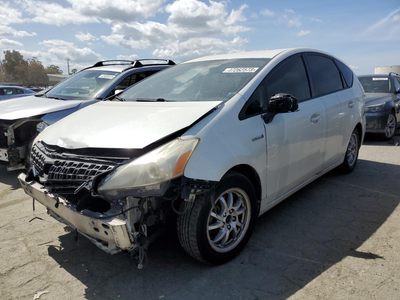 Toyota Prius v 2014
