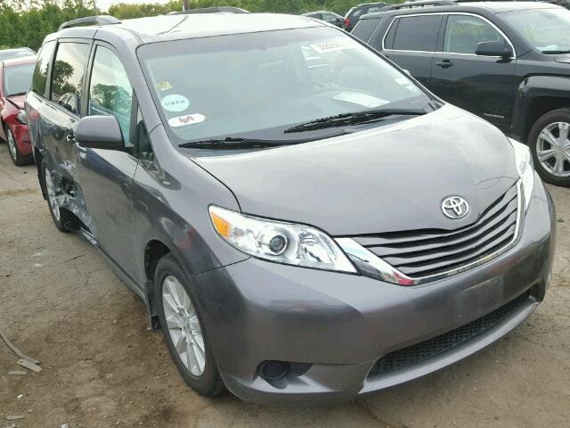 TOYOTA SIENNA LE 2015