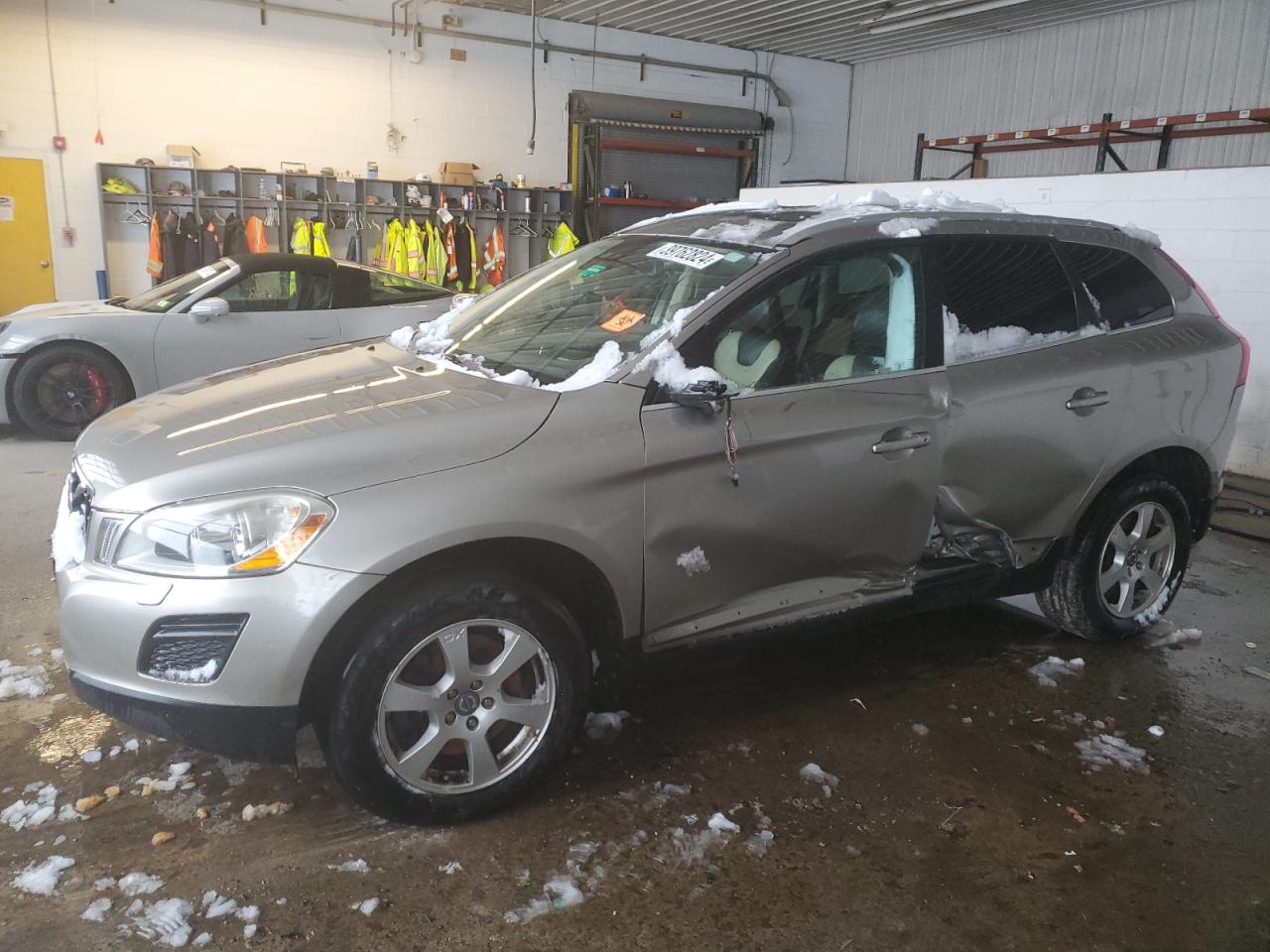 VOLVO XC60 3.2 2011
