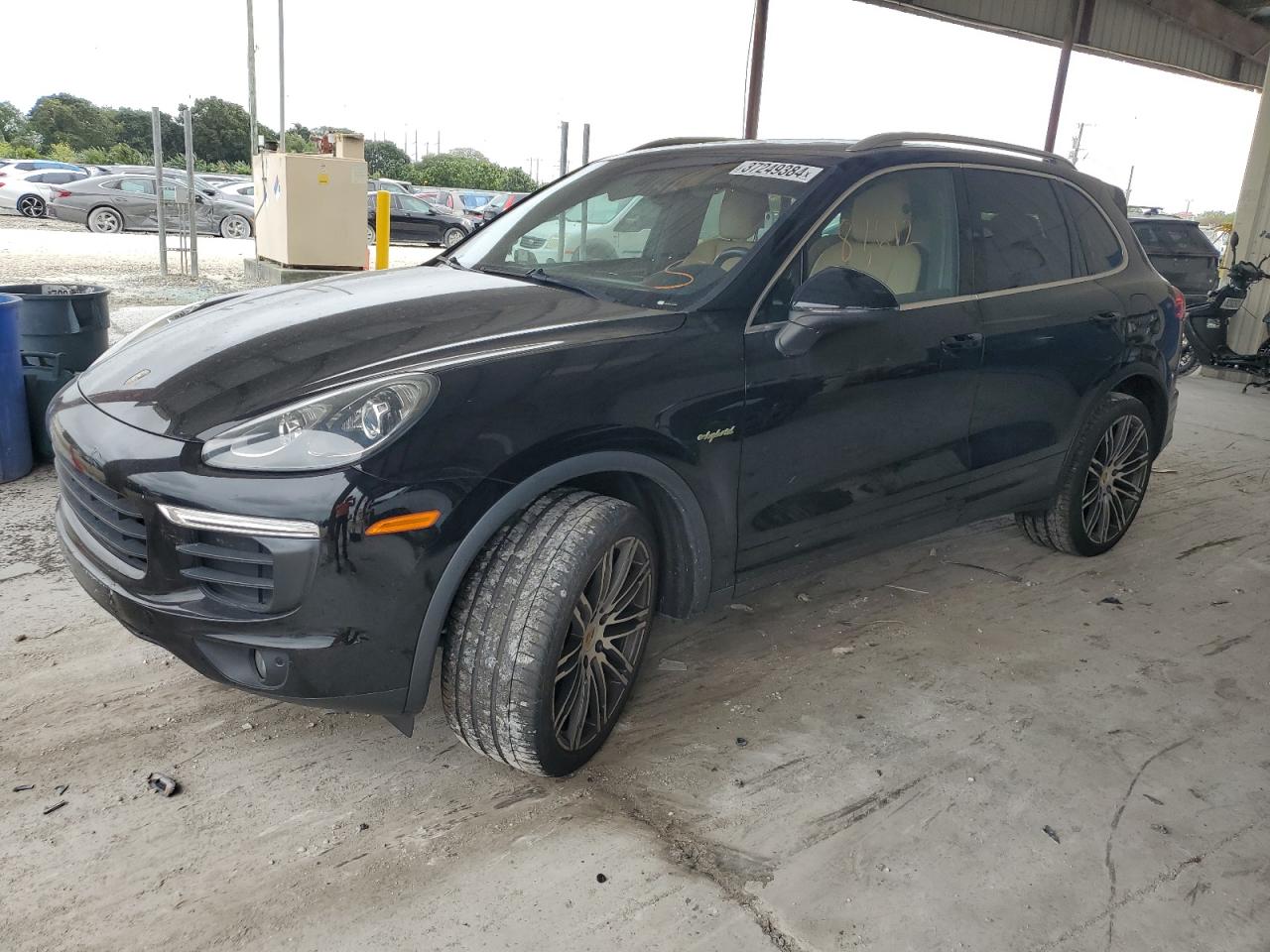 PORSCHE CAYENNE SE 2016