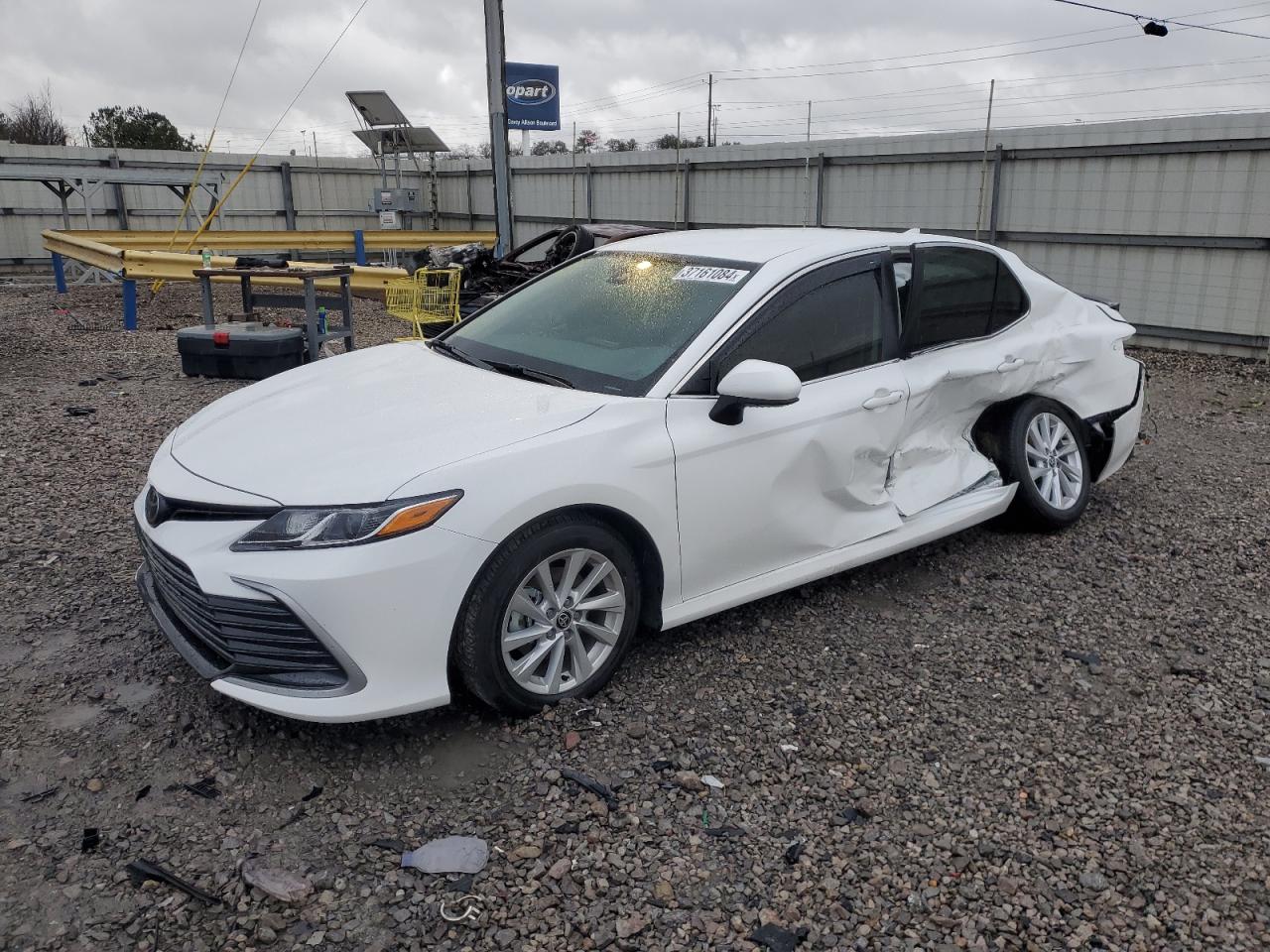 TOYOTA CAMRY LE 2023