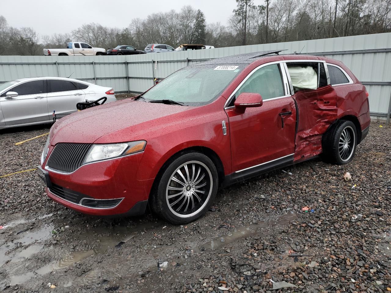 LINCOLN MKT 2013