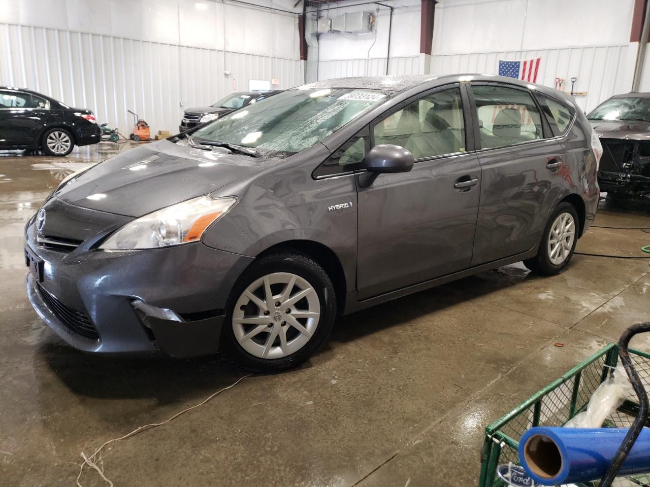 TOYOTA PRIUS V 2014