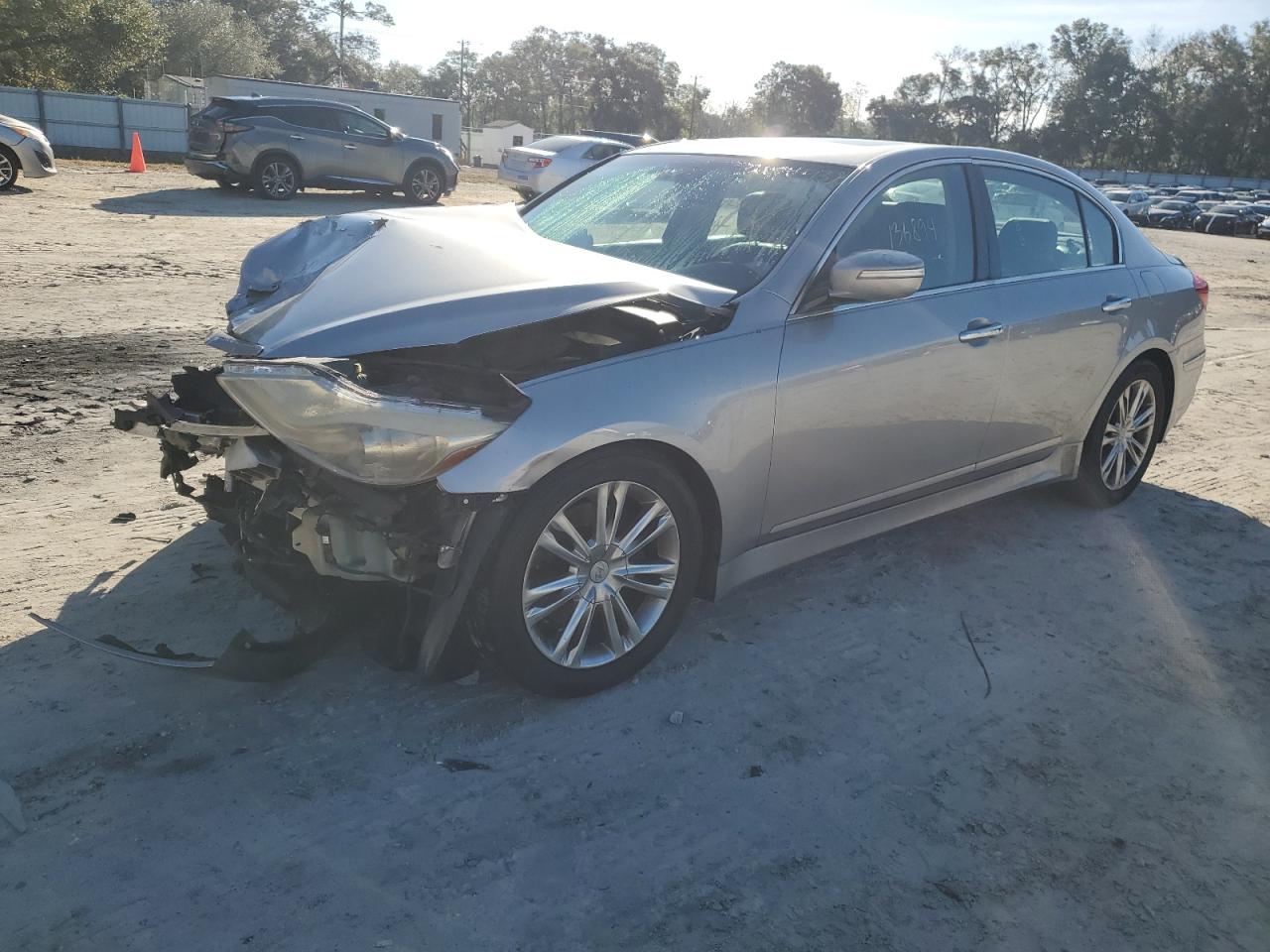 HYUNDAI GENESIS 3. 2012