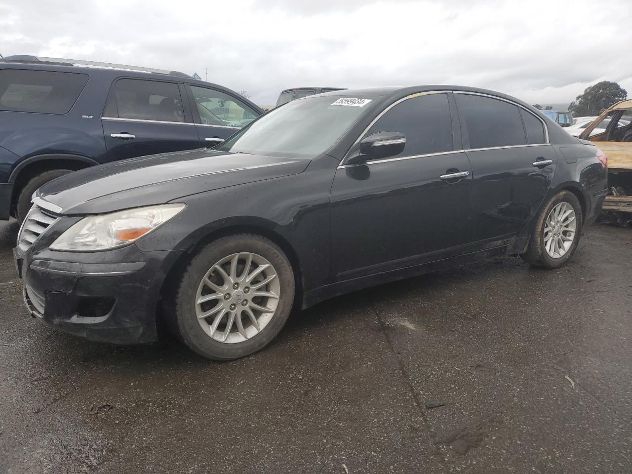 HYUNDAI GENESIS 3. 2011
