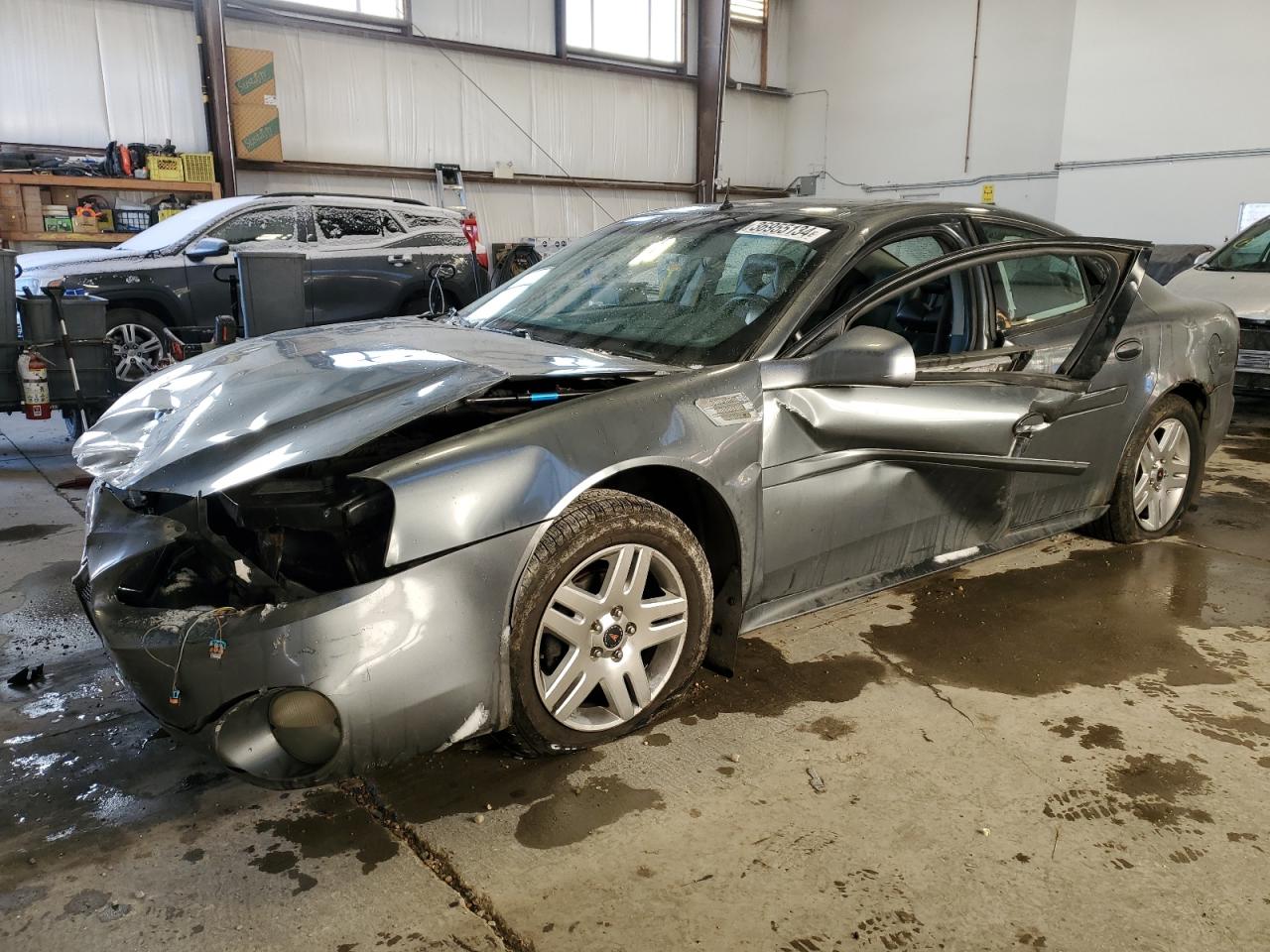 PONTIAC GRAND PRIX 2004
