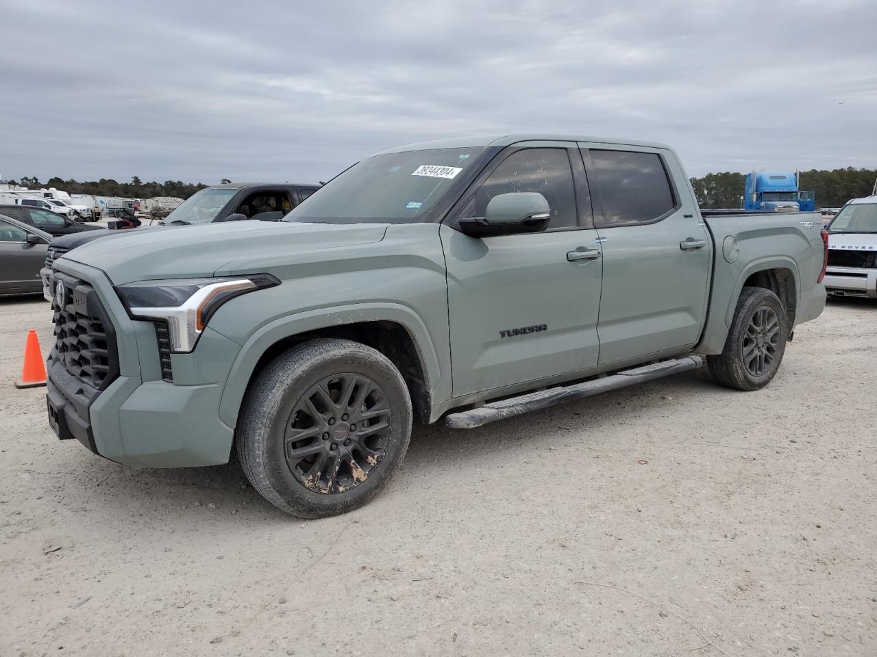 TOYOTA TUNDRA CRE 2022