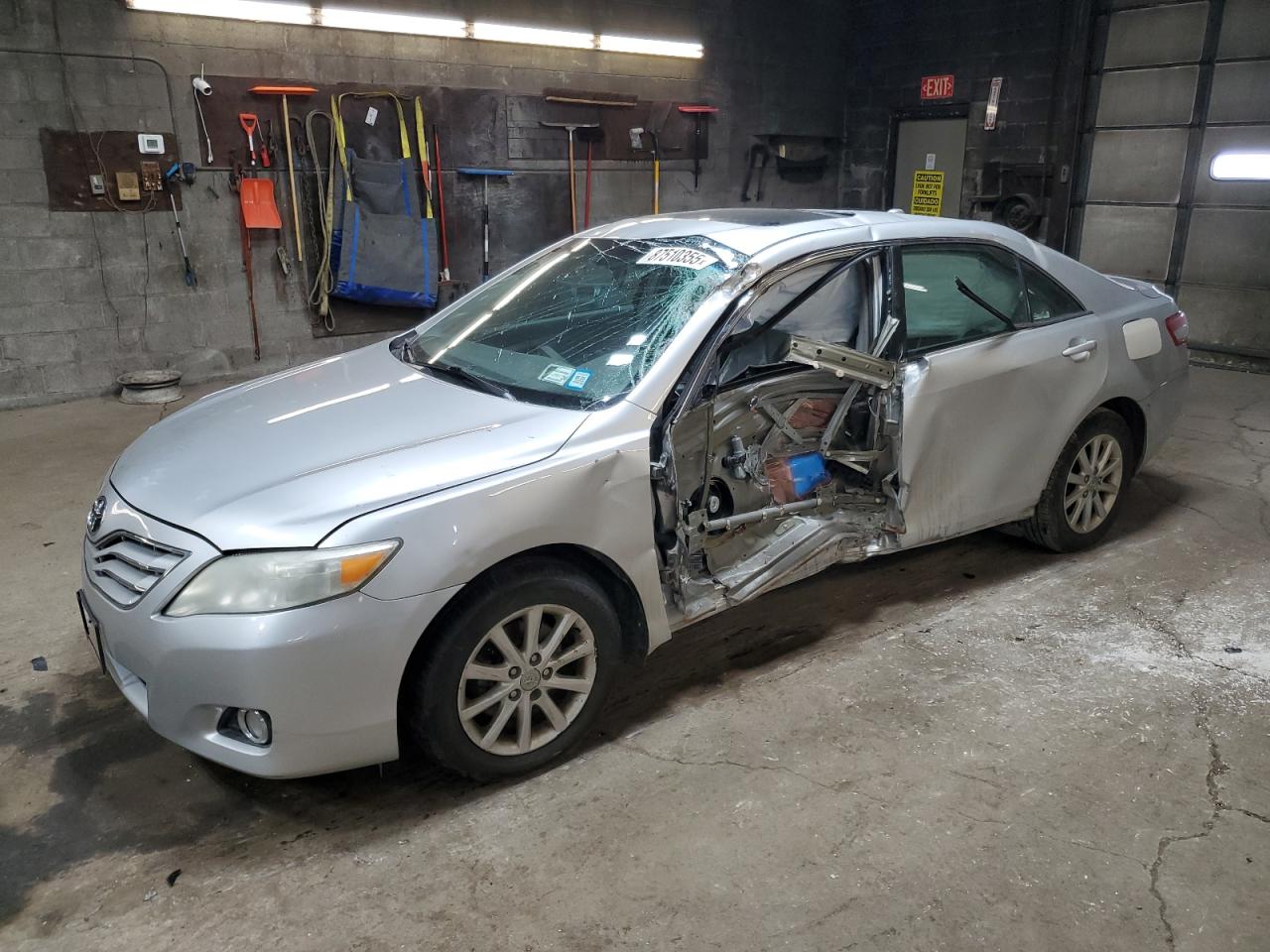 TOYOTA CAMRY BASE 2011