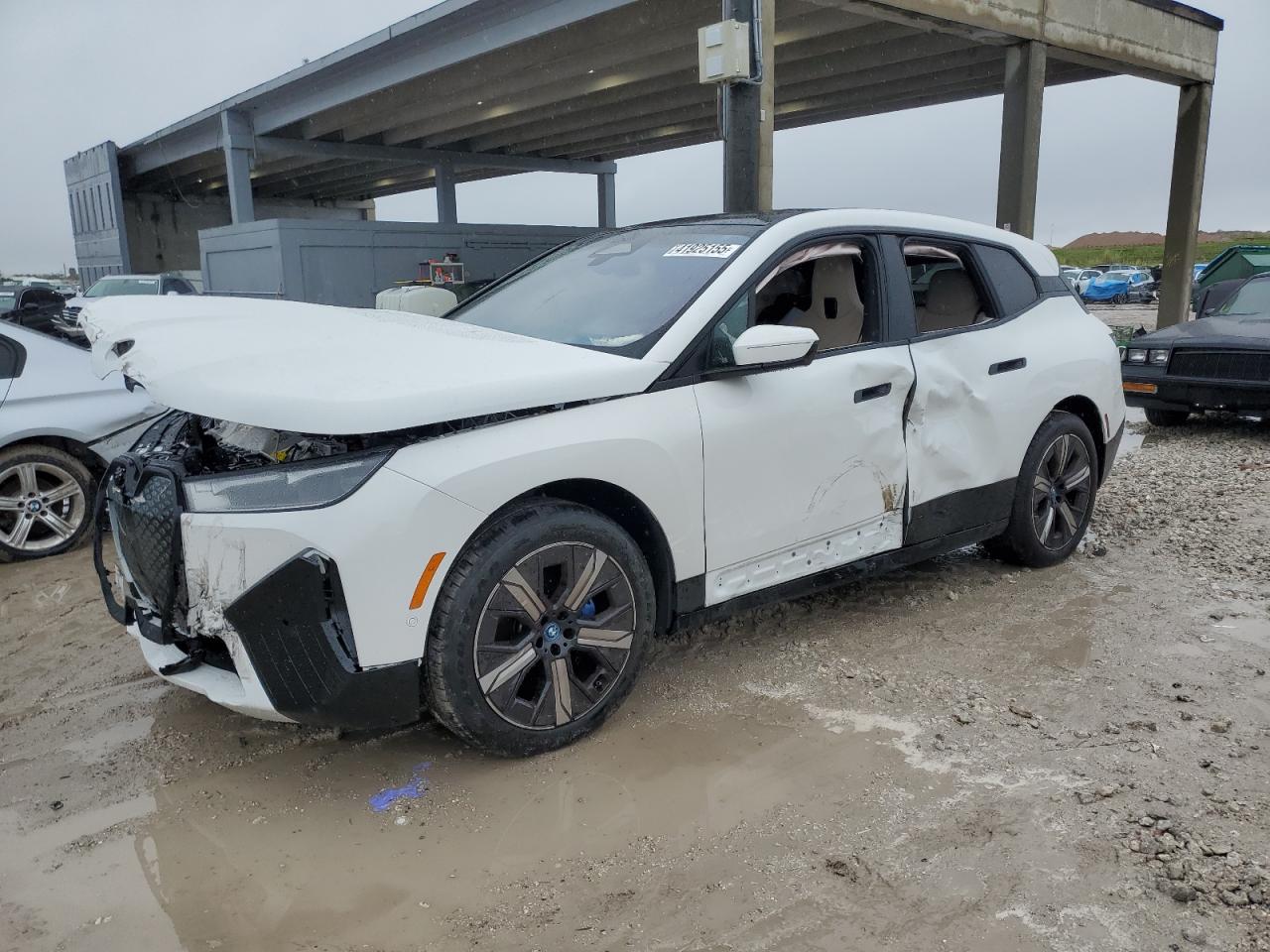 BMW IX XDRIVE5 2025