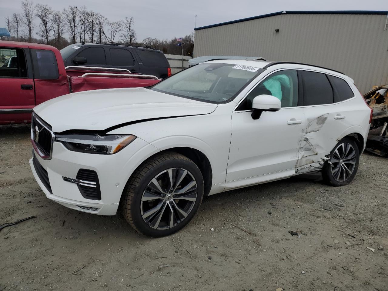 VOLVO XC60 B5 MO 2022
