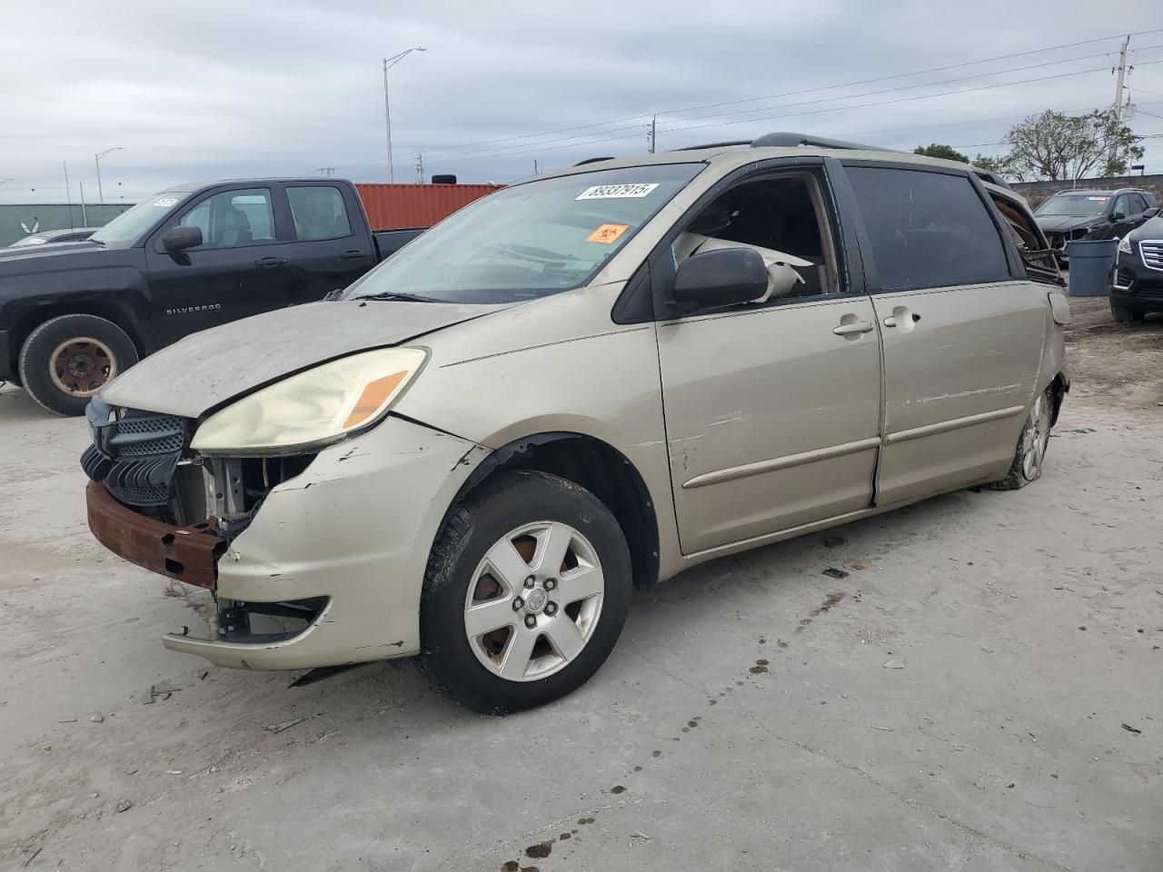 TOYOTA SIENNA CE 2004