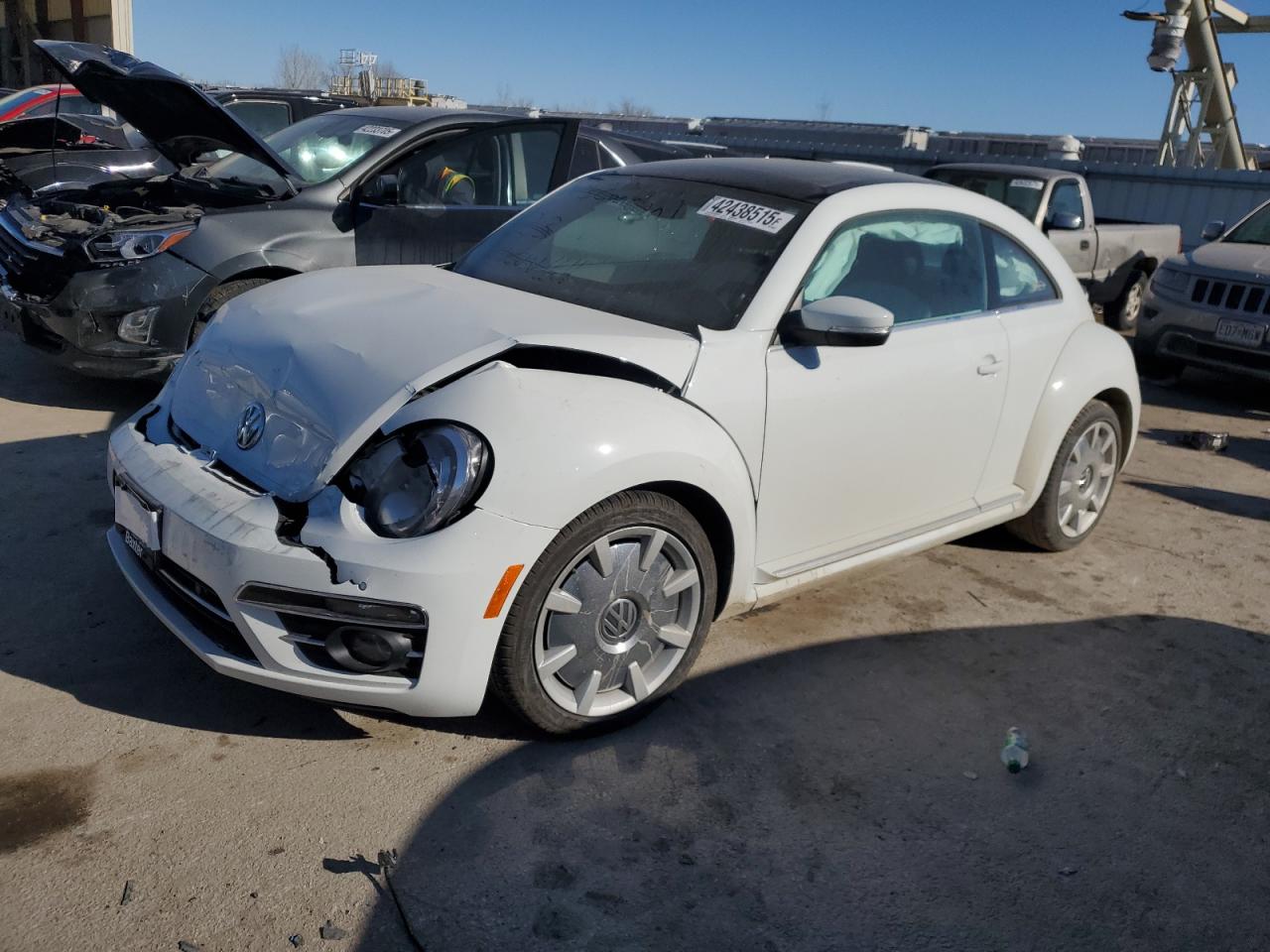 VOLKSWAGEN BEETLE SE 2018