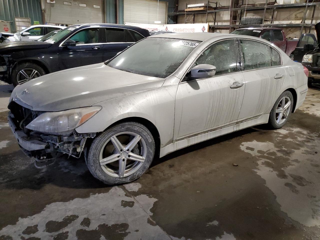 HYUNDAI GENESIS 3. 2012