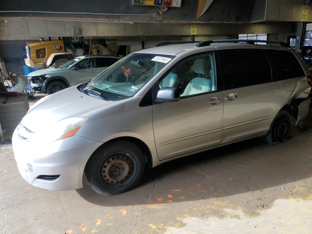 TOYOTA SIENNA CE 2009