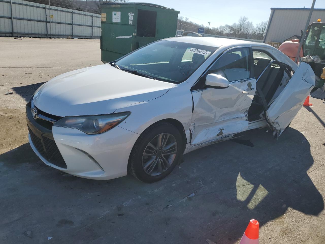 TOYOTA CAMRY LE 2015