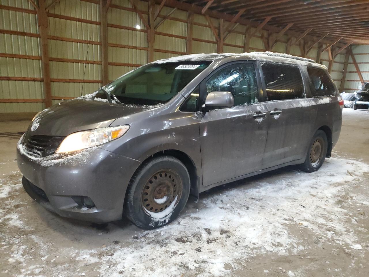 TOYOTA SIENNA 2012